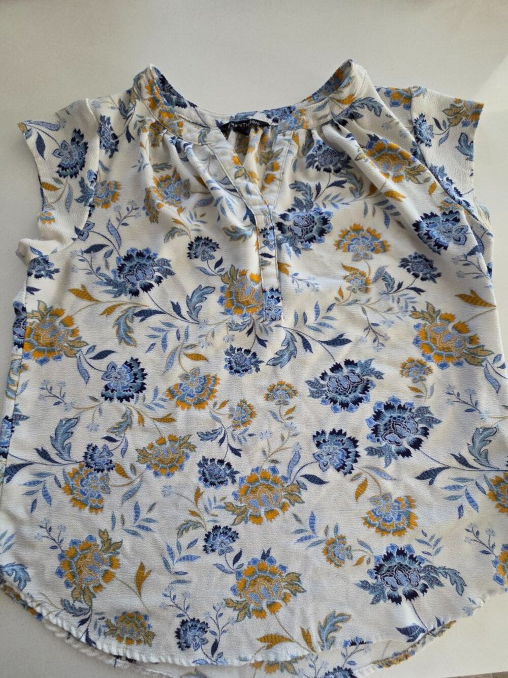 41 Hawthorn L Cream Floral Sleeveless V Neck Blouse Stitch Fix